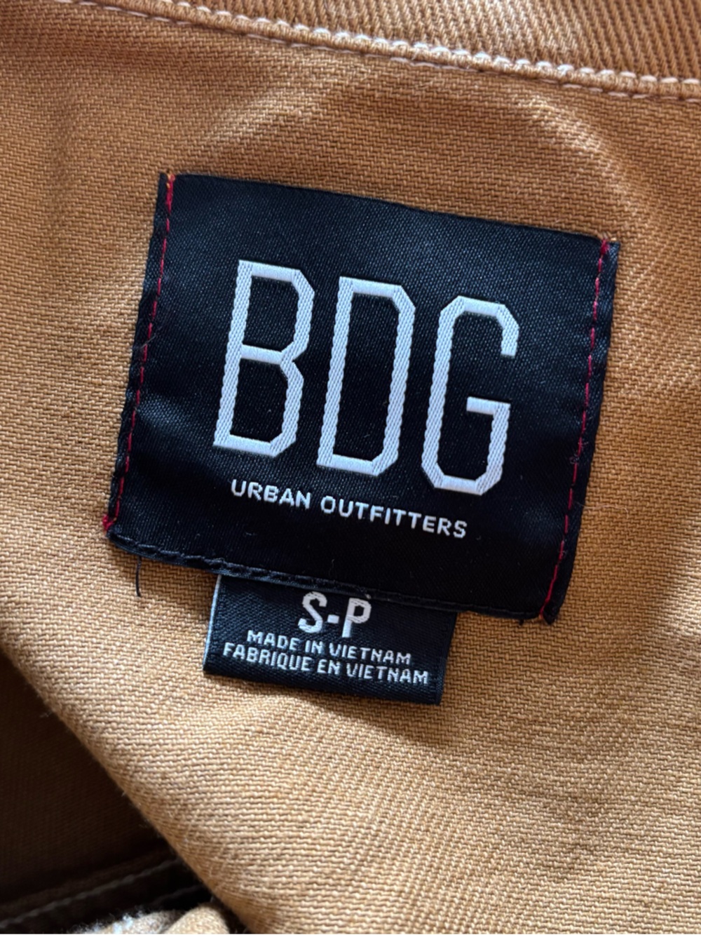 UO BDG Oversized Cropped Denim Trucker Jacket - Picture 8 of 8